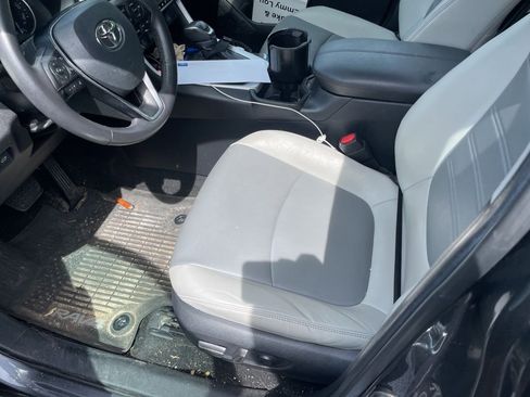 Used 2021 Toyota RAV4 XLE Premium AWD/4WD image 3