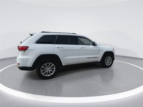 Used 2021 Jeep Grand Cherokee Laredo image 11