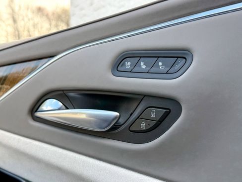 Used 2021 Cadillac Escalade Premium Luxury Platinum image 20