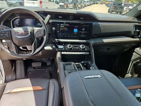 Used 2025 GMC Sierra 2500 AT4 AWD/4WD image 19