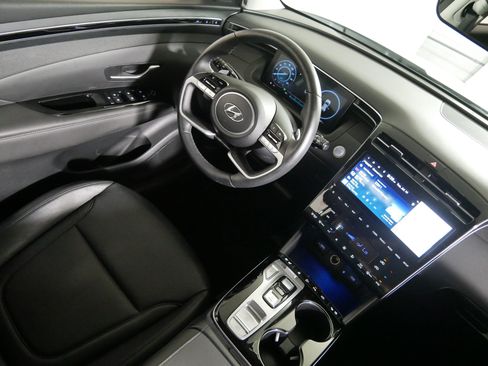 Certified 2024 Hyundai Tucson Limited AWD/4WD image 9