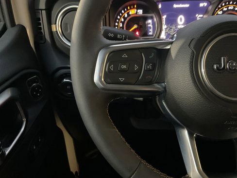 Used 2024 Jeep Wrangler Sahara image 23