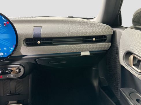 Certified 2025 MINI Cooper S image 29