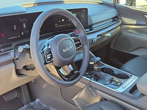 New 2026 Kia Carnival EX image 16