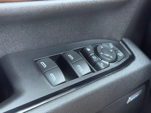 Used 2025 GMC Sierra 2500 AT4 AWD/4WD image 25
