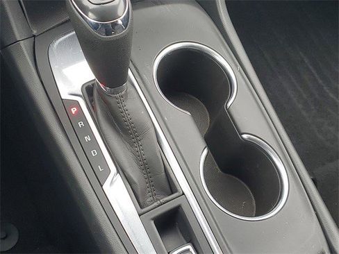 Certified 2020 Chevrolet Equinox LT w/ Driver Convenience Package image 28