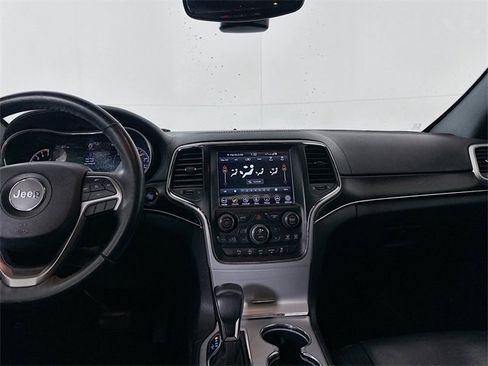 Used 2018 Jeep Grand Cherokee Limited image 23