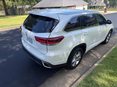 Used 2017 Toyota Highlander Limited FWD image 5