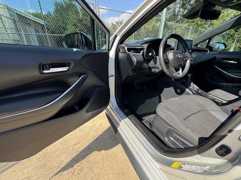 Used 2022 Toyota Corolla SE FWD image 40