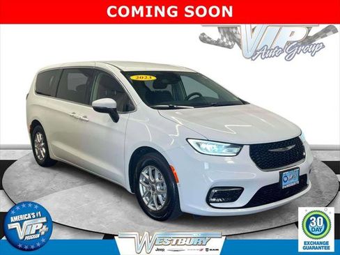 Certified 2023 Chrysler Pacifica Touring-L FWD image 1