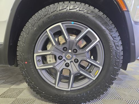 Used 2023 Rivian R1T Adventure AWD/4WD image 11