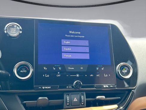 Used 2025 Lexus NX 250 FWD w/ Towing Package (2000 Lbs) image 21