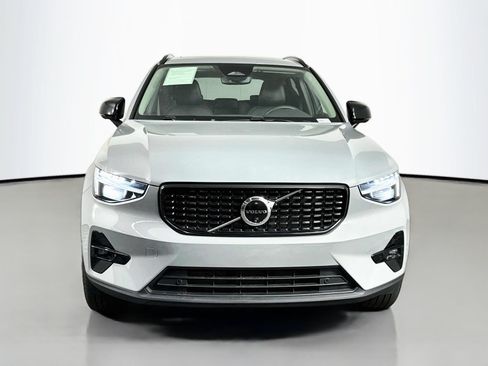 Used 2025 Volvo XC40 B5 Ultra AWD/4WD image 2