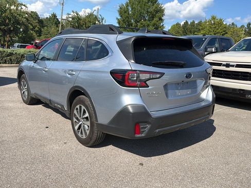 Used 2020 Subaru Outback Premium AWD/4WD image 2