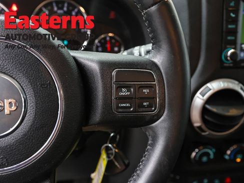 Used 2015 Jeep Wrangler Unlimited Sahara w/ Connectivity Group AWD/4WD image 16