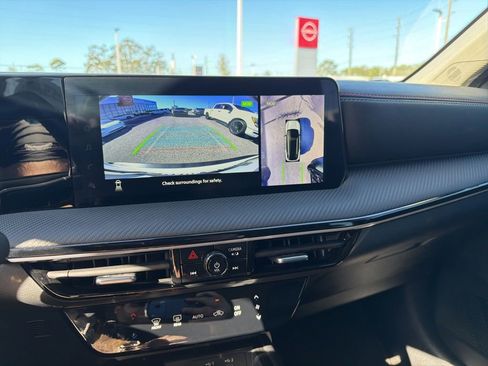 Certified 2025 Nissan Kicks SR image 22