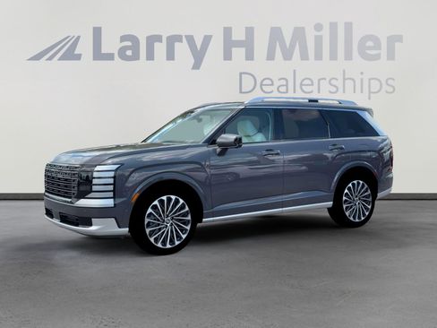 New 2026 Hyundai Palisade Calligraphy FWD image 3