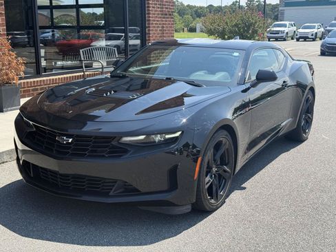 Used 2023 Chevrolet Camaro LT RWD image 1