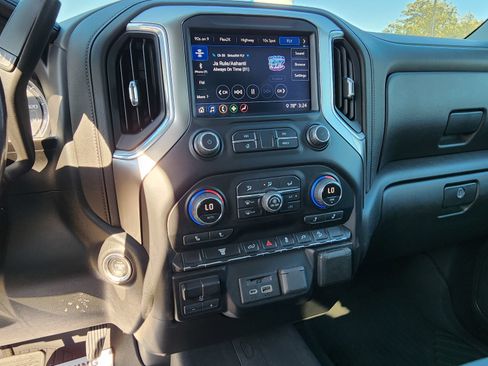Used 2020 Chevrolet Silverado 2500 LTZ image 15
