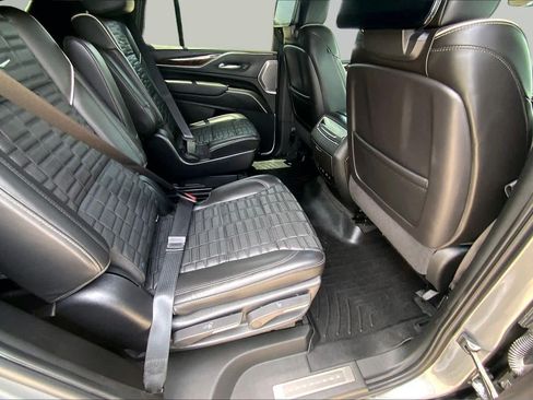 Used 2022 Cadillac Escalade Premium Luxury Platinum w/ Heavy-Duty Trailer Package AWD/4WD image 20