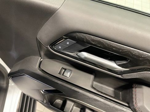 Used 2025 GMC Sierra 2500 AT4X image 21