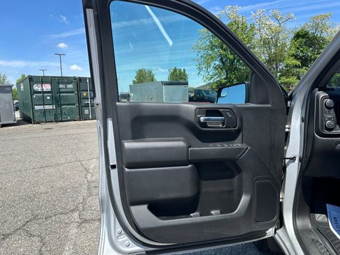 Certified 2020 Chevrolet Silverado 1500 Custom w/ Custom Value Package AWD/4WD image 18