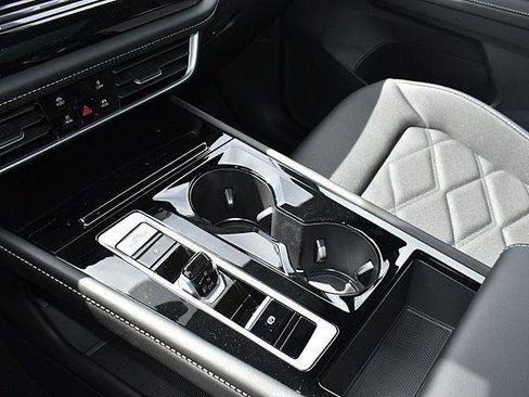 New 2025 Volkswagen Atlas Cross Sport SE image 13