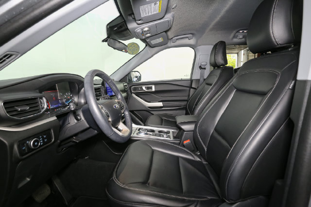Used 2023 Ford Explorer XLT w/ Equipment Group 202A AWD/4WD image 38