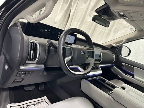 Used 2025 Ford Expedition Max Platinum image 15