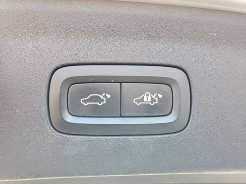 Used 2021 Toyota RAV4 LE AWD/4WD image 58