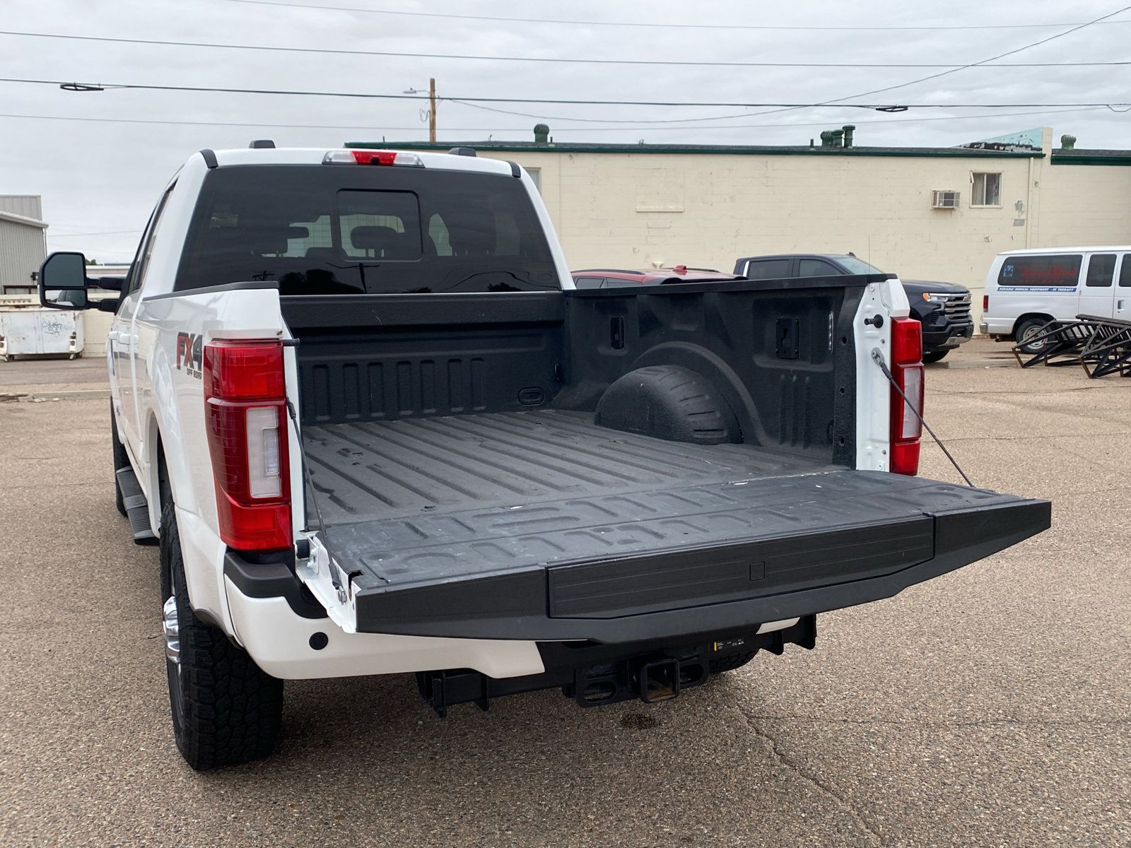 Used 2022 Ford F350 Lariat w/ Lariat Ultimate Package AWD/4WD image 13