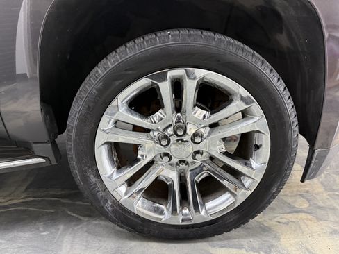 Used 2017 GMC Yukon SLT w/ Premium Edition AWD/4WD image 34
