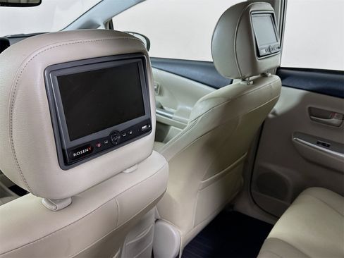 Used 2012 Toyota Prius V Five image 23