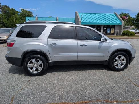 Used 2009 GMC Acadia SLT w/ Visibility Package AWD/4WD image 10