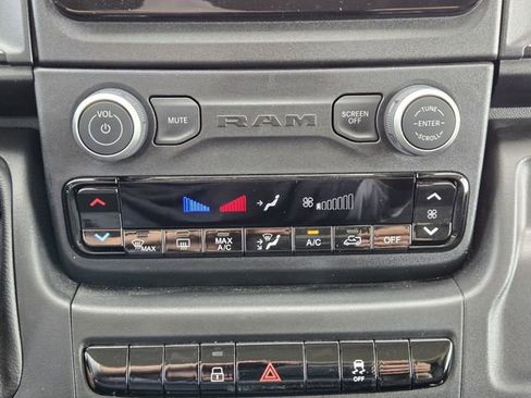 Used 2025 RAM ProMaster 2500 w/ Convenience Group image 19