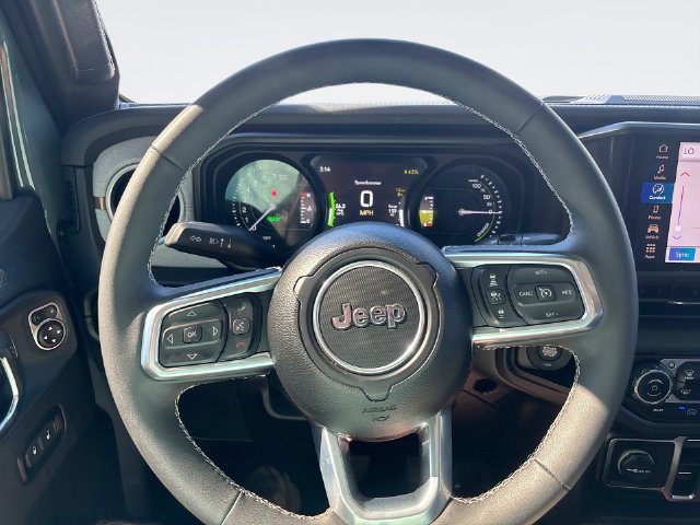 Used 2025 Jeep Wrangler Unlimited Sahara w/ Safety Group AWD/4WD image 14
