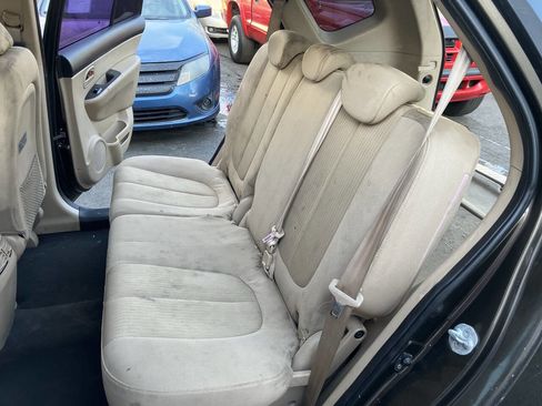 Used 2009 Kia Rondo LX image 34