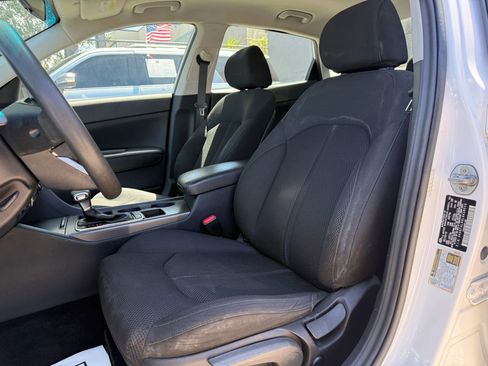 Used 2020 Kia Optima LX image 14