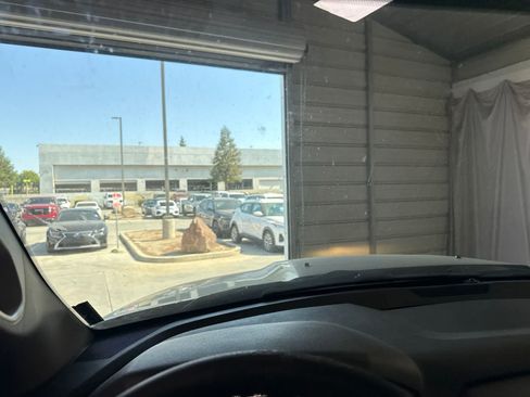 Used 2018 RAM 1500 Express RWD image 23