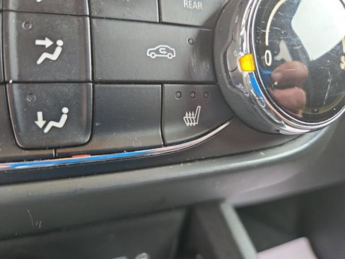 Used 2022 Chevrolet TrailBlazer RS image 27