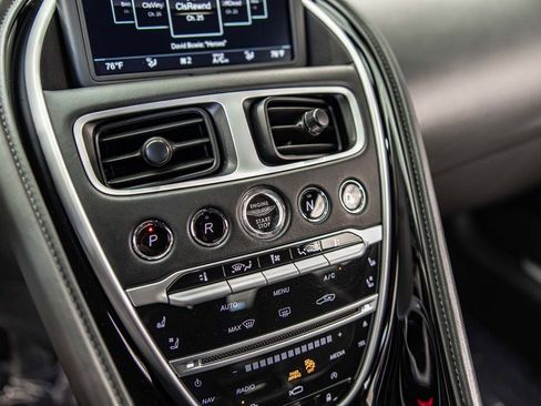 Used 2020 Aston Martin DB11 Coupe image 25