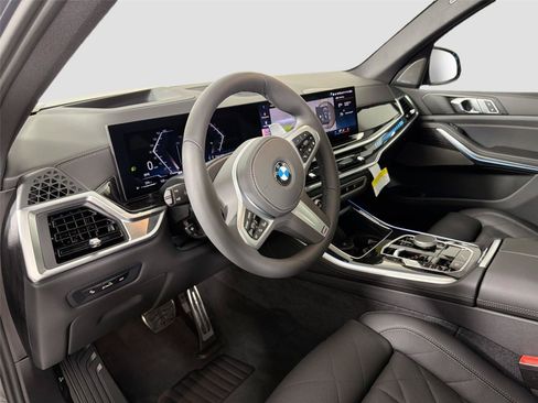 New 2026 BMW X5 xDrive40i w/ M Sport Package AWD/4WD image 18