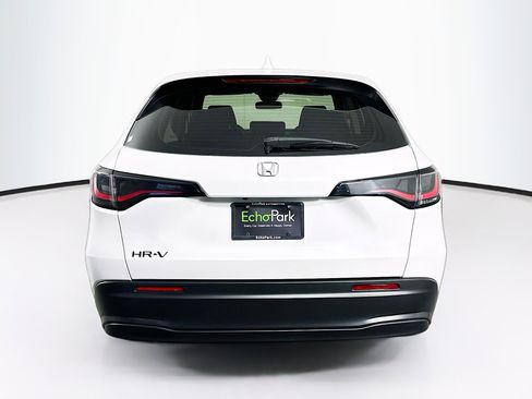 Used 2023 Honda HR-V LX image 7