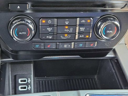 Used 2017 Ford F150 Lariat image 32