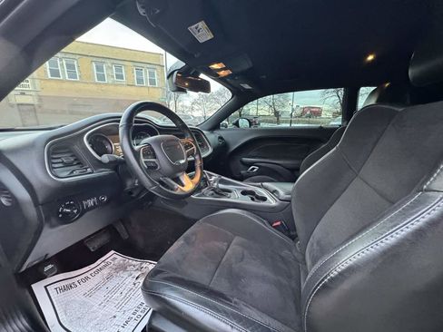 Used 2018 Dodge Challenger GT w/ GT Interior Package image 10