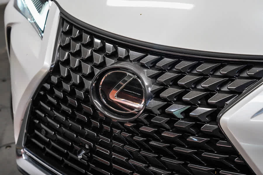 Used 2024 Lexus UX 250h FWD image 8