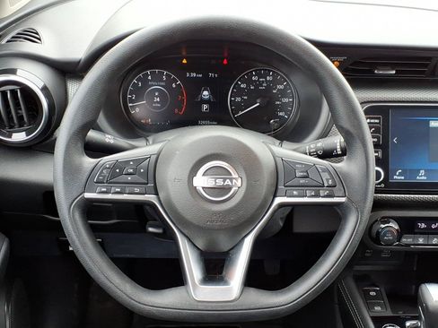 Used 2022 Nissan Kicks SV FWD image 12