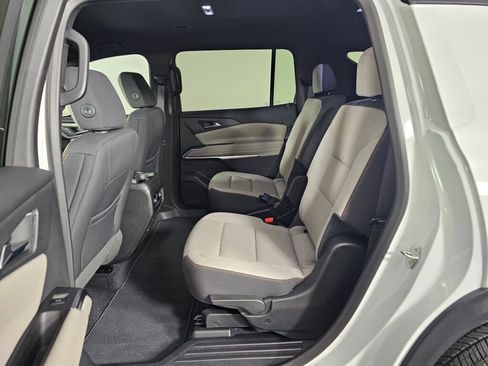 Used 2025 Chevrolet Traverse LT w/ Driver Confidence Package FWD image 33