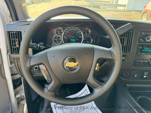Used 2022 Chevrolet Express 3500 LS RWD image 17