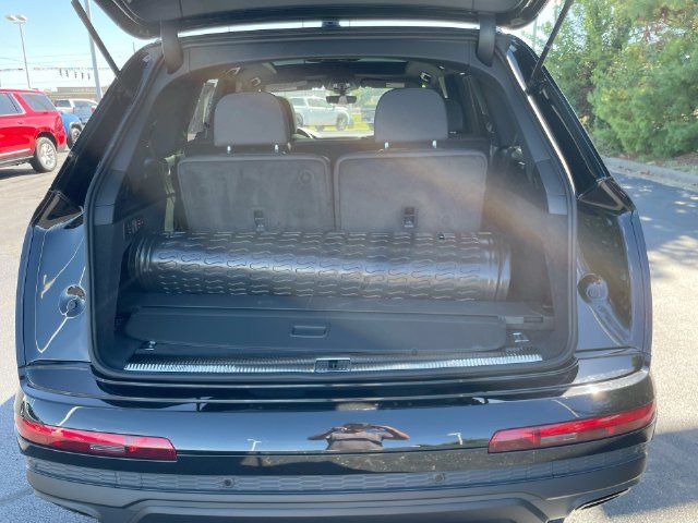 Used 2025 Audi Q7 3.0T Prestige w/ Prestige Package AWD/4WD image 15